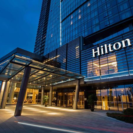 Hilton Wuhan Yangtze Riverside Exterior photo