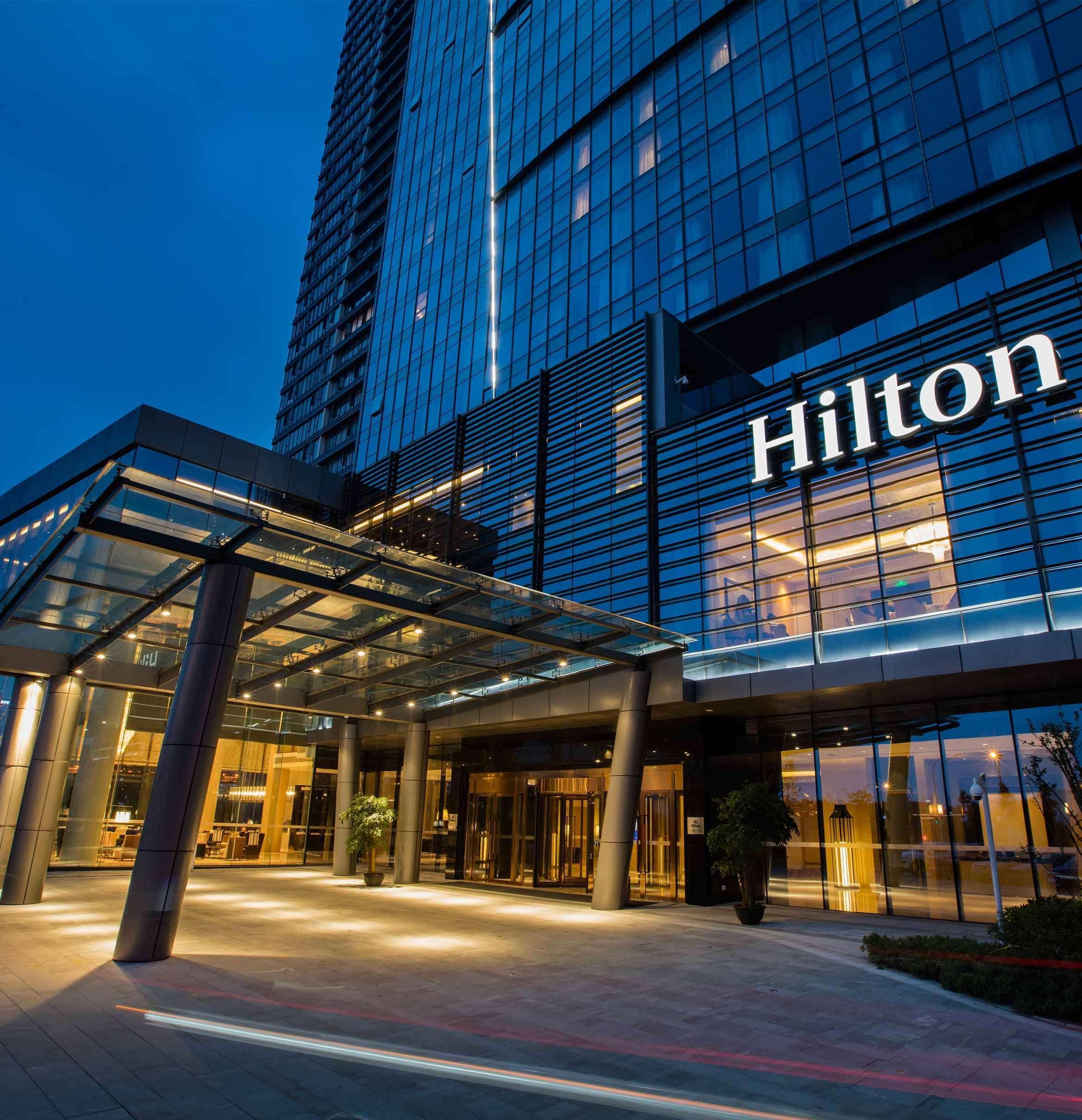 Hilton Wuhan Yangtze Riverside Exterior photo