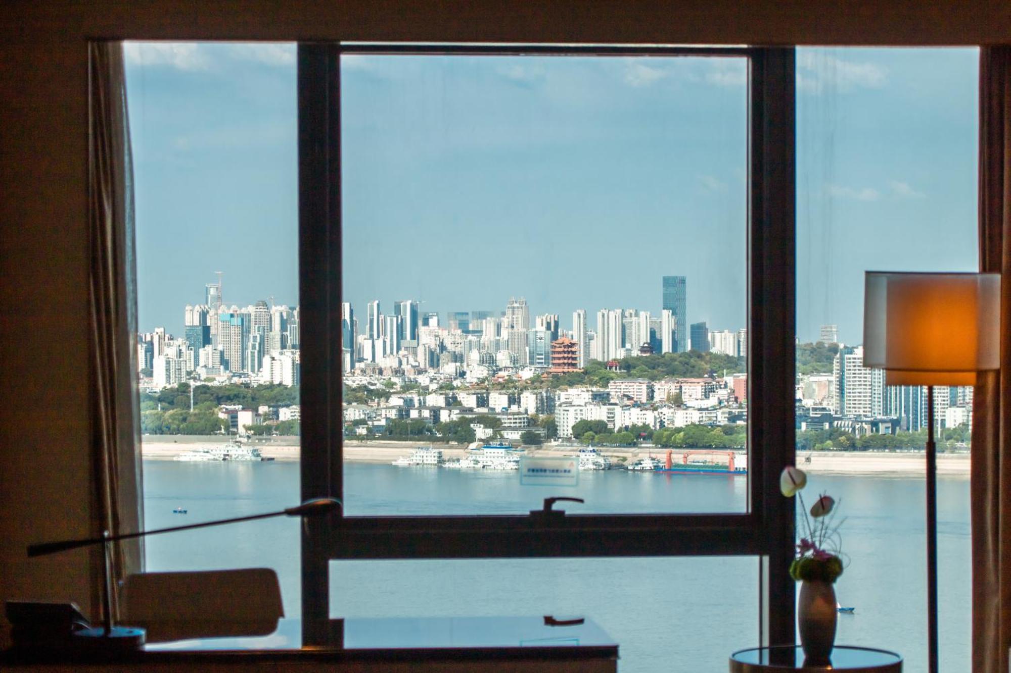Hilton Wuhan Yangtze Riverside Exterior photo